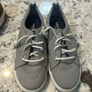 Youth boys size 2 Sperry Top Sider